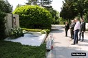 Položeno cvijeće na grob Dražena Petrovića